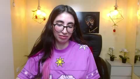 Snapshot of lena_roses chatting on February 2025 11:26:02 PM Lena online show from February 2025 11:26:02 PM