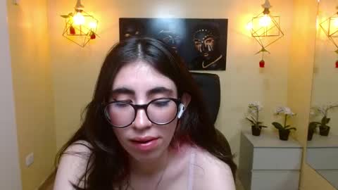 Snapshot of lena_roses chatting on March 2025 12:09:02 AM Lena online show from March 2025 12:09:02 AM