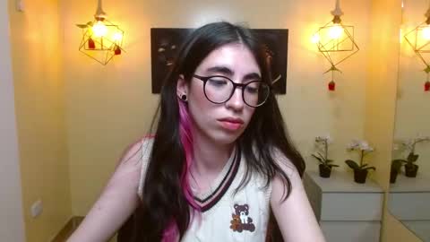 Snapshot of lena_roses chatting on March 2025 03:13:02 AM Lena online show from March 2025 03:13:02 AM