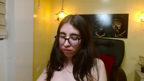 Snapshot of lena_roses chatting on March 2025 09:54:02 PM Lena online show from March 2025 09:54:02 PM