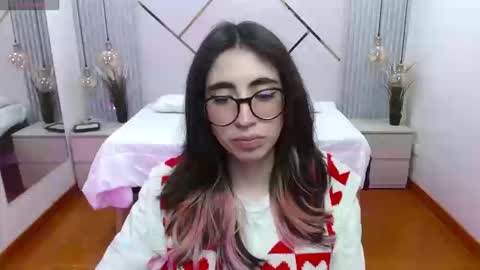 Snapshot of lena_roses chatting on September 2025 08:41:01 PM Lena online show from September 2025 08:41:01 PM