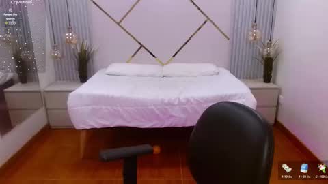 Snapshot of lena_roses chatting on September 2025 10:02:01 PM Lena online show from September 2025 10:02:01 PM