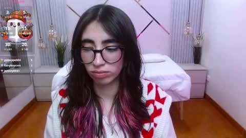 Snapshot of lena_roses chatting on October 2025 08:11:02 PM Lena online show from October 2025 08:11:02 PM