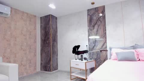 Snapshot of lenathompson chatting on January 2025 04:34:02 AM Lenathompson online show from January 2025 04:34:02 AM