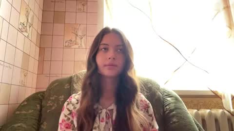 Hellomy name is Natalyits my first day here nice to meet you Give me 50 thumbs ups online show from June 2026 07:32:02 AM
