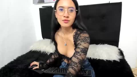 Snapshot of lennox_amy chatting on April 2026 01:35:02 PM lennox_amy online show from April 2026 01:35:02 PM
