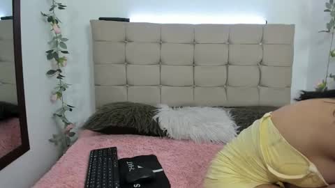 Snapshot of lennox_amy chatting on May 2026 01:38:01 PM lennox_amy online show from May 2026 01:38:01 PM
