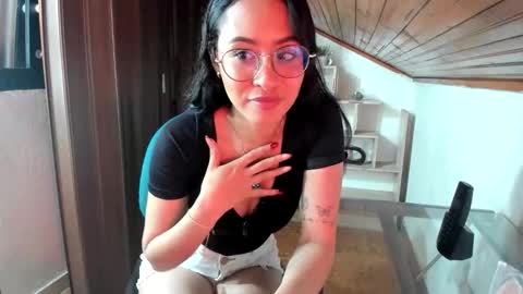 Snapshot of lennox_amy chatting on May 2026 01:31:01 PM lennox_amy online show from May 2026 01:31:01 PM