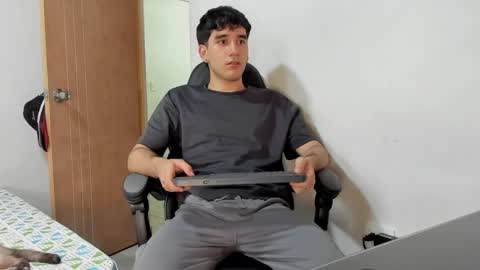 Leo Jones online show from December 2024 10:12:01 PM