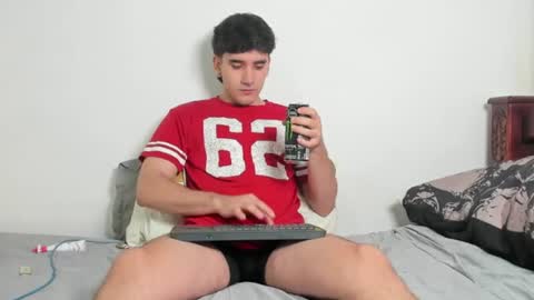 Snapshot of leo_jones389 chatting on June 2026 01:39:01 AM Leo Jones online show from June 2026 01:39:01 AM