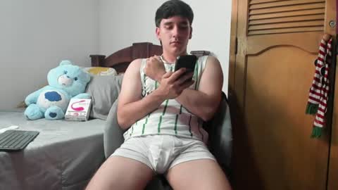 Snapshot of leo_jones389 chatting on June 2026 03:25:01 AM Leo Jones online show from June 2026 03:25:01 AM