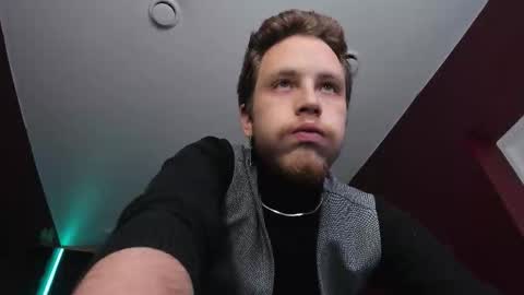 Leo online show from November 2025 10:30:02 PM