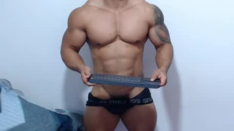 Snapshot of leo_muscleboy chatting on June 2026 04:14:02 AM Leo online show from June 2026 04:14:02 AM