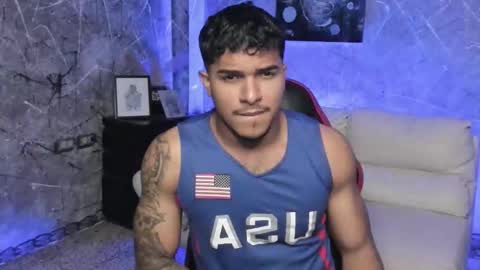 Leo independent model online show from November 2025 09:24:01 PM