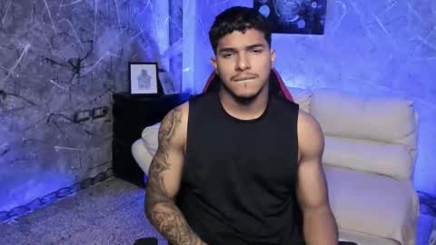 Leo independent model online show from November 2025 12:42:01 AM