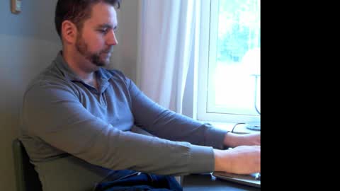 Snapshot of leofromsweden chatting on February 2025 07:23:01 AM Leofromsweden online show from February 2025 07:23:01 AM