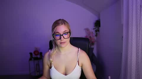 leokitty  online show from March 2026 02:09:02 PM