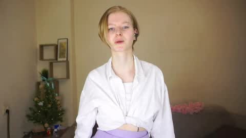 Hello Im Roxy Im just starting my journey here so lets get acquainted online show from March 2026 06:13:02 PM