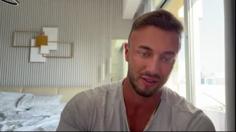 Leon online show from July 2026 12:51:01 PM