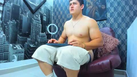 Leon Smoron online show from February 2026 12:47:02 AM