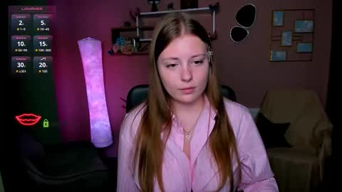 Leona online show from November 2025 06:52:01 PM