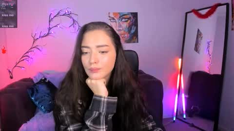 Leona online show from November 2025 02:52:02 PM