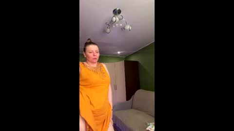Snapshot of leona_tracie chatting on June 2026 07:34:01 AM Leona tracie online show from June 2026 07:34:01 AM