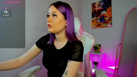 Snapshot of leona_williams chatting on February 2025 08:20:01 AM leona_williams online show from February 2025 08:20:01 AM