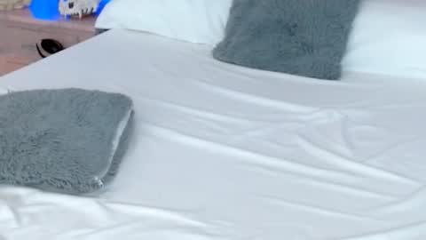 LUCY online show from October 2025 09:35:02 PM