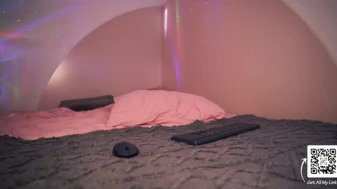 Snapshot of leonamell chatting on March 2025 02:25:01 AM Leo online show from March 2025 02:25:01 AM