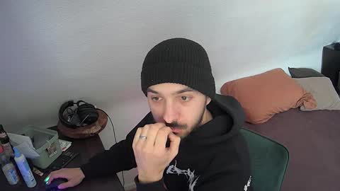 Snapshot of leonardo_grande chatting on February 2026 01:10:01 PM Leonardo online show from February 2026 01:10:01 PM