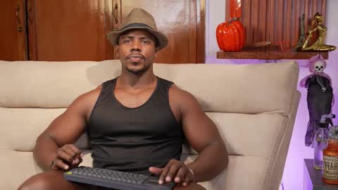 Leandro jones online show from September 2025 12:57:02 AM