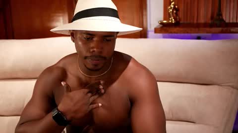 Leandro jones online show from September 2025 06:51:01 AM