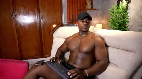 Leandro jones online show from October 2025 01:11:01 PM