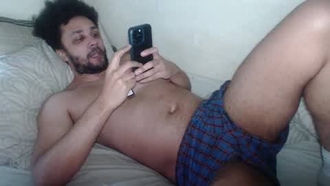 Snapshot of leonevans33 chatting on February 2026 10:36:02 AM LSE online show from February 2026 10:36:02 AM