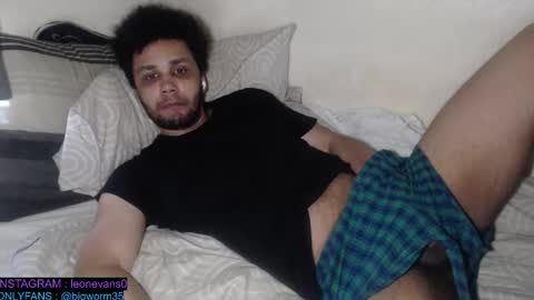 Snapshot of leonevans33 chatting on February 2026 01:03:01 PM LSE online show from February 2026 01:03:01 PM