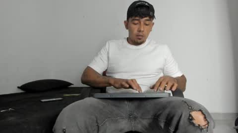 Snapshot of leonidas1195 chatting on April 2026 03:36:02 AM leonidas1.1 online show from April 2026 03:36:02 AM