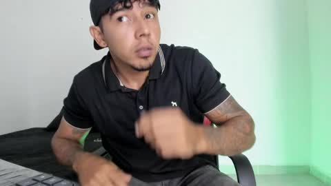 Snapshot of leonidas1195 chatting on April 2026 02:33:01 AM leonidas1.1 online show from April 2026 02:33:01 AM