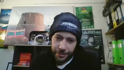 leonidascum online show from December 2025 10:22:01 AM