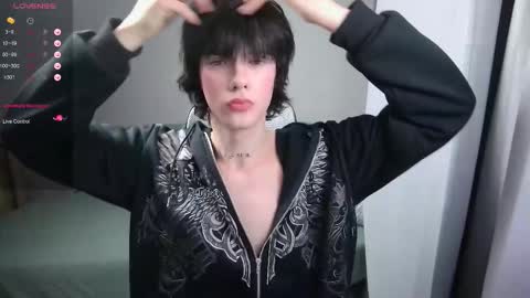 Snapshot of leonkissboy chatting on February 2026 12:28:01 AM leonkissboy online show from February 2026 12:28:01 AM