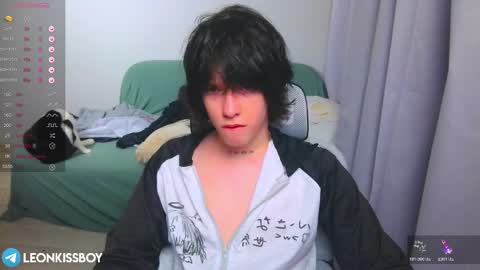 leonkissboy online show from March 2026 05:36:01 PM