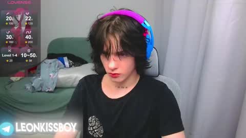 leonkissboy online show from April 2026 04:14:01 PM