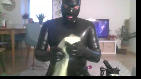 Snapshot of leontorax chatting on February 2026 05:03:01 PM T0rax online show from February 2026 05:03:01 PM