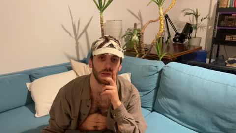 Leon online show from February 2025 12:18:01 AM