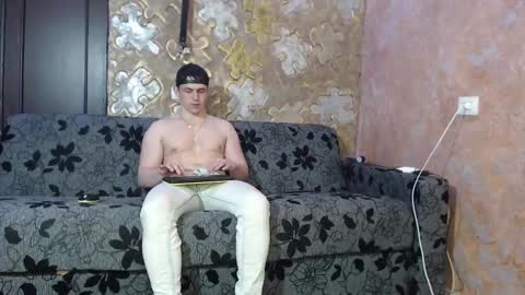 Snapshot of leoroman chatting on February 2025 03:48:02 PM leoroman online show from February 2025 03:48:02 PM
