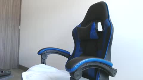 leostorm25 online show from September 2025 07:48:02 PM