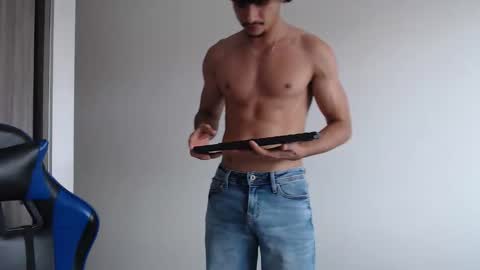 leostorm25 online show from February 2026 08:18:01 PM