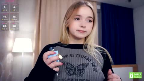 Hello everyone Im Lora Its my first day Were going to have fun together online show from January 2026 05:12:01 AM