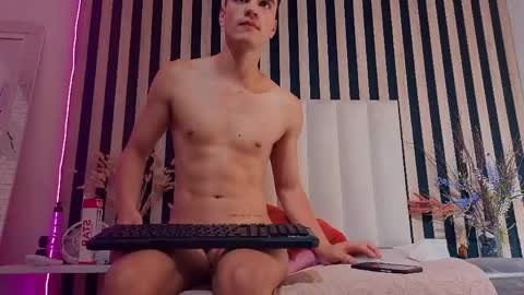 leotease online show from May 2026 11:45:02 PM
