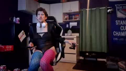 Snapshot of leppard6148 chatting on November 2025 08:03:02 AM Keith online show from November 2025 08:03:02 AM